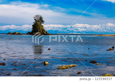 女岩と立山連峰1 123598557