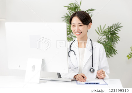 女性医師 オンライン 女性医師 オンライン 123599510