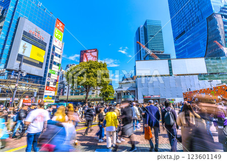 日本の東京都市景観3月XEC株…“夏空“…4月並みの陽気…賑わう渋谷=2日 ※3日から一転冷え込む 日本の東京都市景観3月XEC株…“夏空“…4月並みの陽気…賑わう渋谷=2日 ※3日から一転冷え込む 123601149