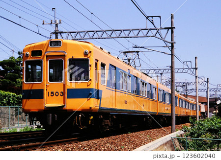 1994年能勢電鉄滝山駅付近を走る1500系 1994年能勢電鉄滝山駅付近を走る1500系 123602040