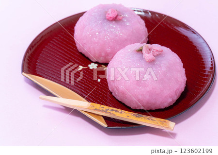 【春素材】桜餅・関西風桜餅・道明寺【食べ物素材】 123602199