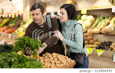 married couple chooses parsley married couple chooses parsley 123604345