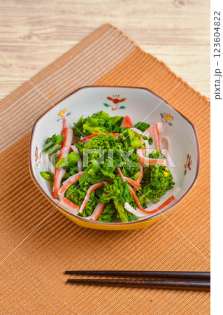 菜の花とカニカマの和え物 菜の花とカニカマの和え物 123604822