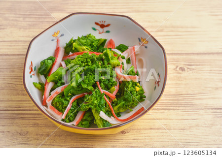 菜の花とカニカマの和え物 123605134