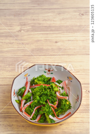 菜の花とカニカマの和え物 123605135