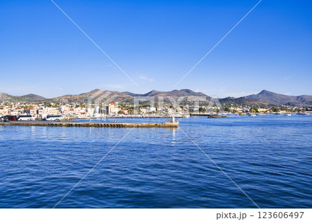 ワンディクルーズで行く美しいエーゲ海の島々 123606497