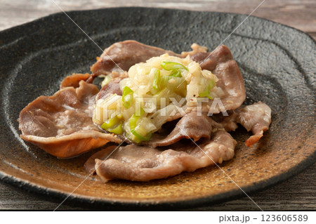 ねぎ塩豚タン焼き 123606589