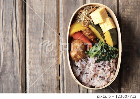 十六穀ご飯の和食わっぱ弁当 手作り弁当 十六穀ご飯の和食わっぱ弁当 手作り弁当 123607712