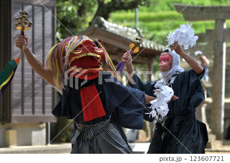 獅子舞　神戸市無形文化遺産　南僧尾の神楽獅子 123607721