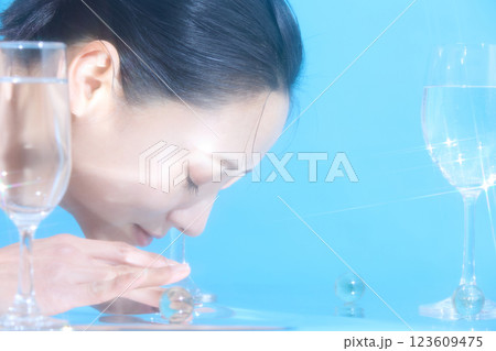 若い女性のヘルシーなスキンケアポートレート 若い女性のヘルシーなスキンケアポートレート 123609475