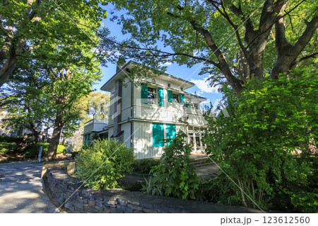 山手西洋館のエリスマン邸の夏 123612560