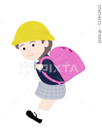 ランドセルを背負った小学生の女の子 123612622