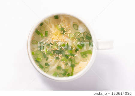 溶き卵と白菜の中華スープ 123614056