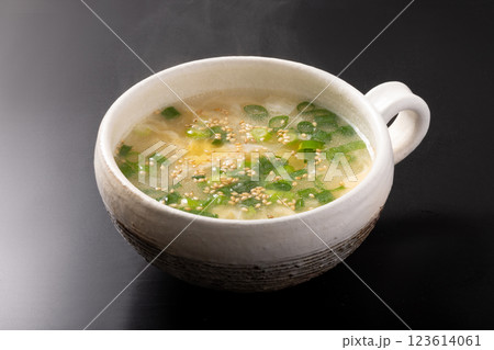 溶き卵と白菜の中華スープ 溶き卵と白菜の中華スープ 123614061