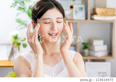 若い女性、ビューティーイメージ 若い女性、ビューティーイメージ 123614473