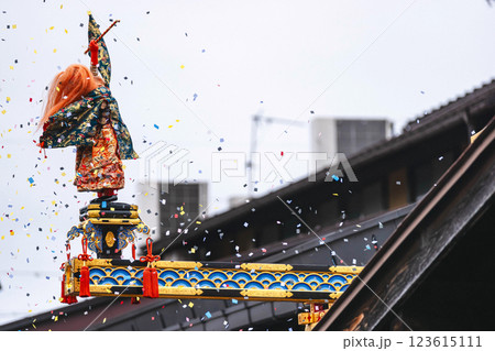 220415雨の高山祭g154 123615111