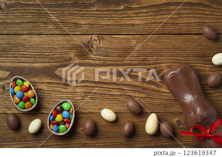 Delicious chocolate Easter bunny and eggs 123619347