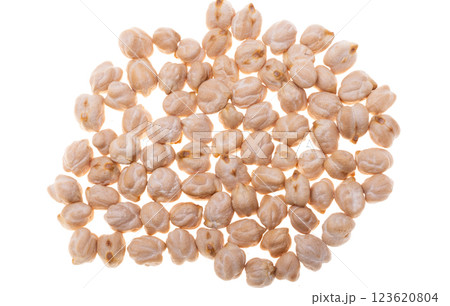 chickpeas isolated 123620804