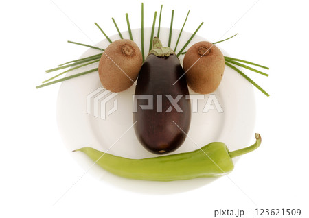 Face on dish 123621509
