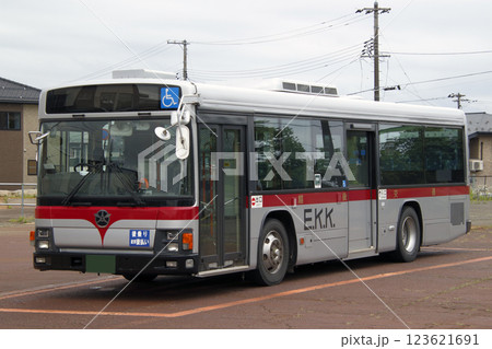 分水駅前に停車中の越後交通バス（新潟県長岡市：元都営バス車両） 123621691