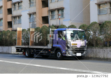 キャリアカー(車両運搬車) 123627792