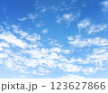 水彩画風　空　背景　01 123627866
