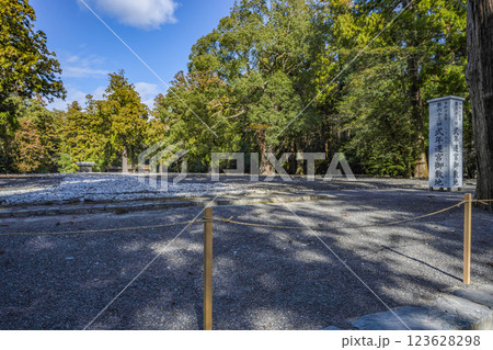 豊受大神宮（伊勢神宮外宮）古殿地 123628298