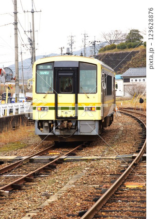 木次線の風景 キハ120系(木次駅付近) 木次線の風景 キハ120系(木次駅付近) 123628876