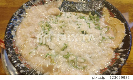 おいしいアブラマシとんこつラーメン おいしいアブラマシとんこつラーメン 123629982