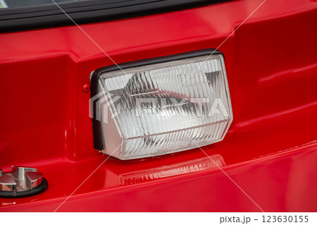 古い自動車のヘッドライト Headlight of the old car 古い自動車のヘッドライト Headlight of the old car 123630155