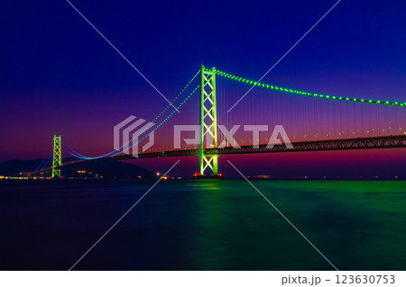 明石海峡大橋の夜景 明石海峡大橋の夜景 123630753