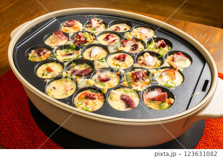 たこ焼き octopus dough balls Takoyaki japanese food たこ焼き octopus dough balls Takoyaki japanese food 123631082