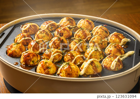 たこ焼き octopus dough balls Takoyaki japanese food たこ焼き octopus dough balls Takoyaki japanese food 123631094