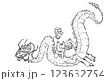龍親子の背中で遊ぶあかべことだるま 123632754