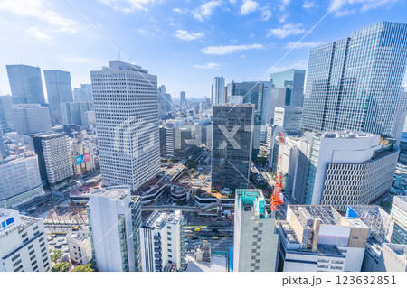 都市風景・梅田駅周辺の高層ビル群 都市風景・梅田駅周辺の高層ビル群 123632851