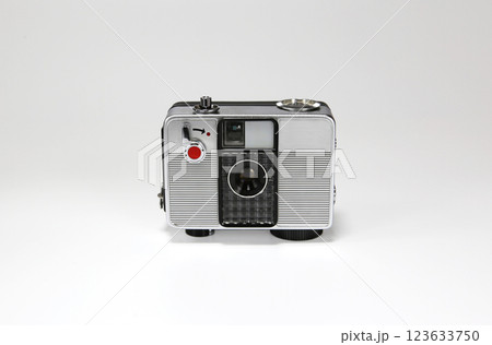 レトロなフィルムカメラ　リコーオートハーフ 123633750