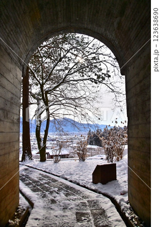 龍洞院架道橋トンネルからの景色 123638690