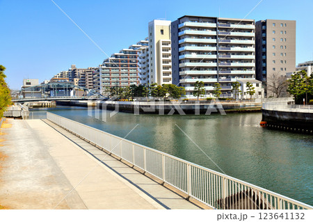 新高橋/小名木川より新扇橋方面を望む(東京都江東区)【2025.3】 新高橋/小名木川より新扇橋方面を望む(東京都江東区)【2025.3】 123641132