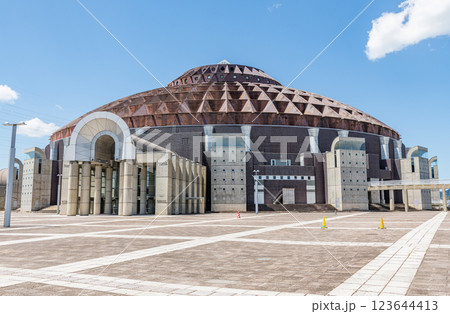 福井県越前市　晴天のサンドーム福井（福井県産業振興施設） 123644413