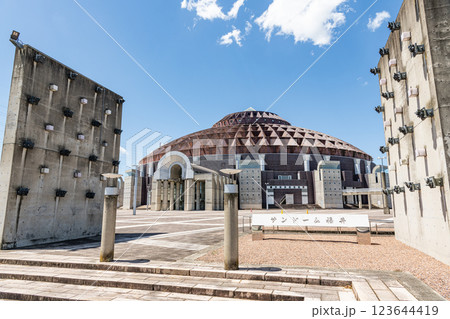 福井県越前市 晴天のサンドーム福井(福井県産業振興施設) 福井県越前市 晴天のサンドーム福井(福井県産業振興施設) 123644419