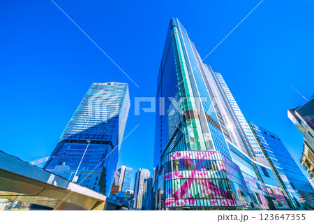 日本の東京都市景観NTTドコモ代々木ビルや渋谷駅西口、ビル群…渋谷スクランブルスクエア、渋谷アクシュ 123647355
