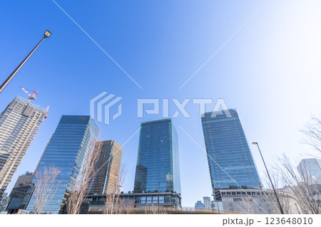 都市風景・大阪を代表するビルが立ち並ぶ開発エリア 都市風景・大阪を代表するビルが立ち並ぶ開発エリア 123648010