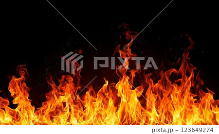 火事やバトル、戦争、山火事のイメージ 燃え上がる炎のテクスチャ背景 黒背景のリアルな火 火事やバトル、戦争、山火事のイメージ 燃え上がる炎のテクスチャ背景 黒背景のリアルな火 123649274