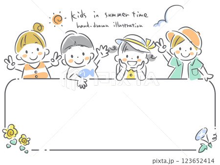夏を楽しむこども達　手描き風のかわいい線画イラスト 123652414