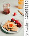 Crackers with Habanero Pepper Jam 123654250