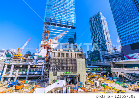 日本の東京都市景観 謎の支柱周辺は固められ地盤に…さよなら渋谷駅西口…新時代へ＝令和7年3月2日 123657308