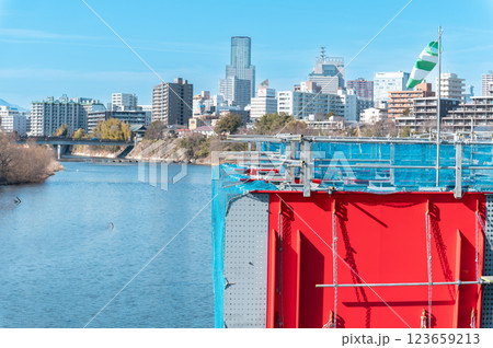 建設中の宮沢橋と仙台市内 123659213