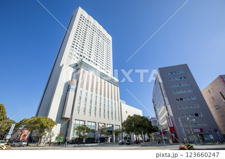 名古屋市、金山南ビルと金山の町並み 名古屋市、金山南ビルと金山の町並み 123660247