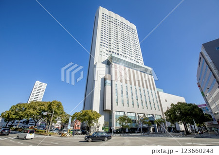 名古屋市、金山南ビルと金山の町並み 名古屋市、金山南ビルと金山の町並み 123660248