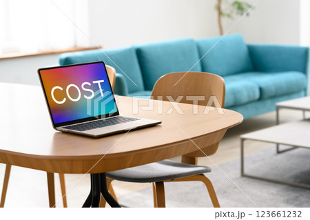 リビングに置かれたPC リビングに置かれたPC 123661232